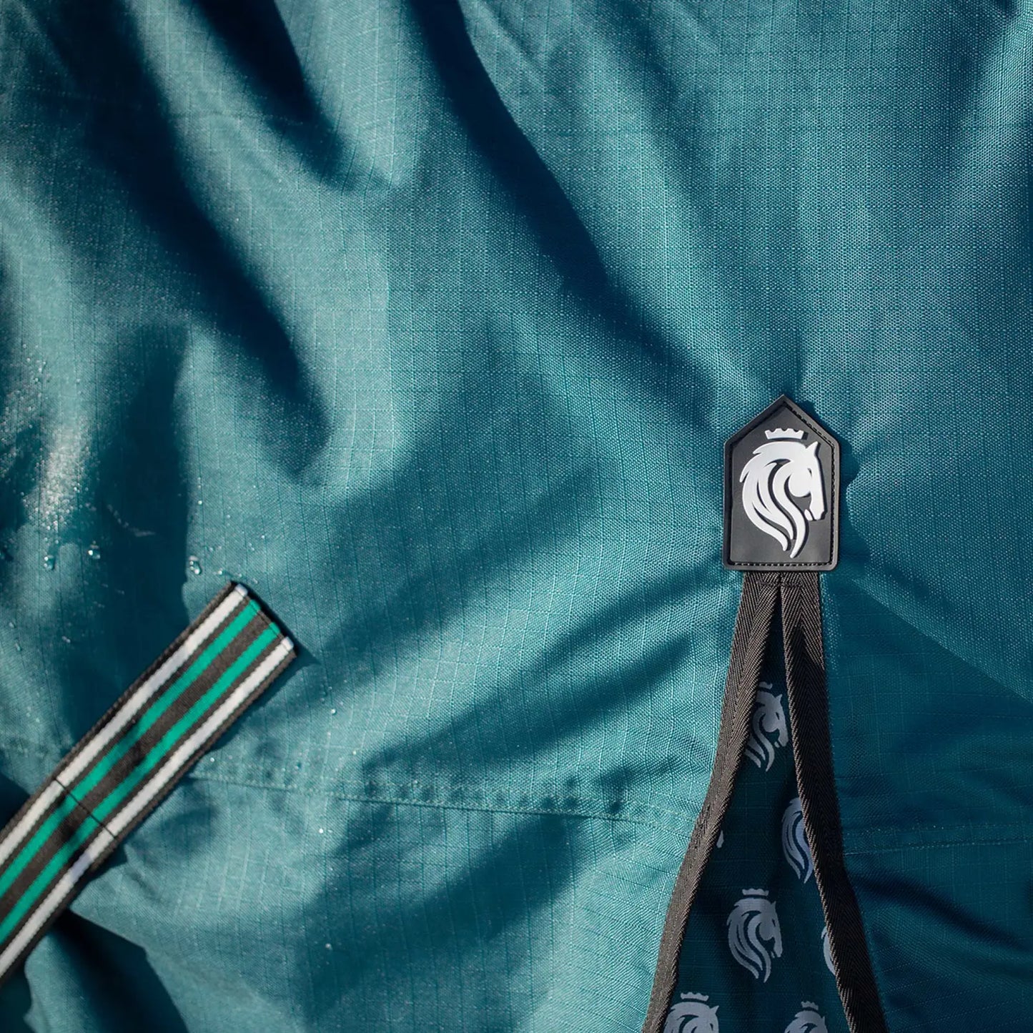 Equinavia Arktis Extended Neck Heavy Weight Turnout Blanket 300g