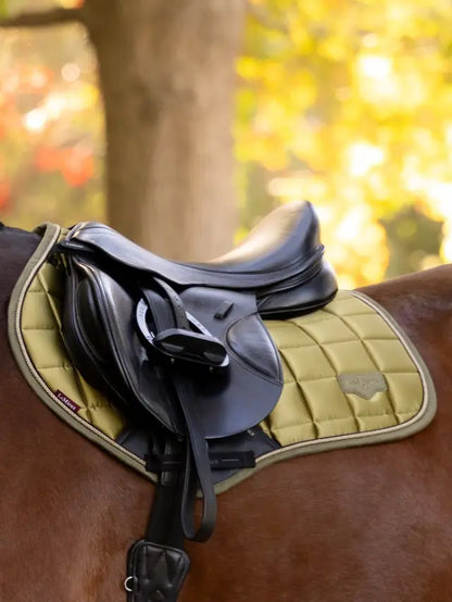 LeMieux Loire Classic Close Contact Square